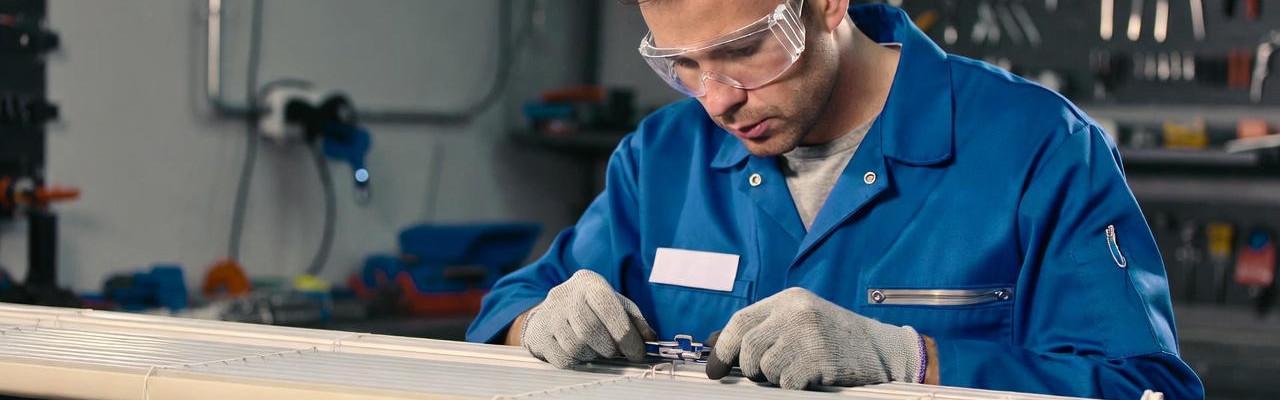 Reparación de una persiana atascada en Alcorcón